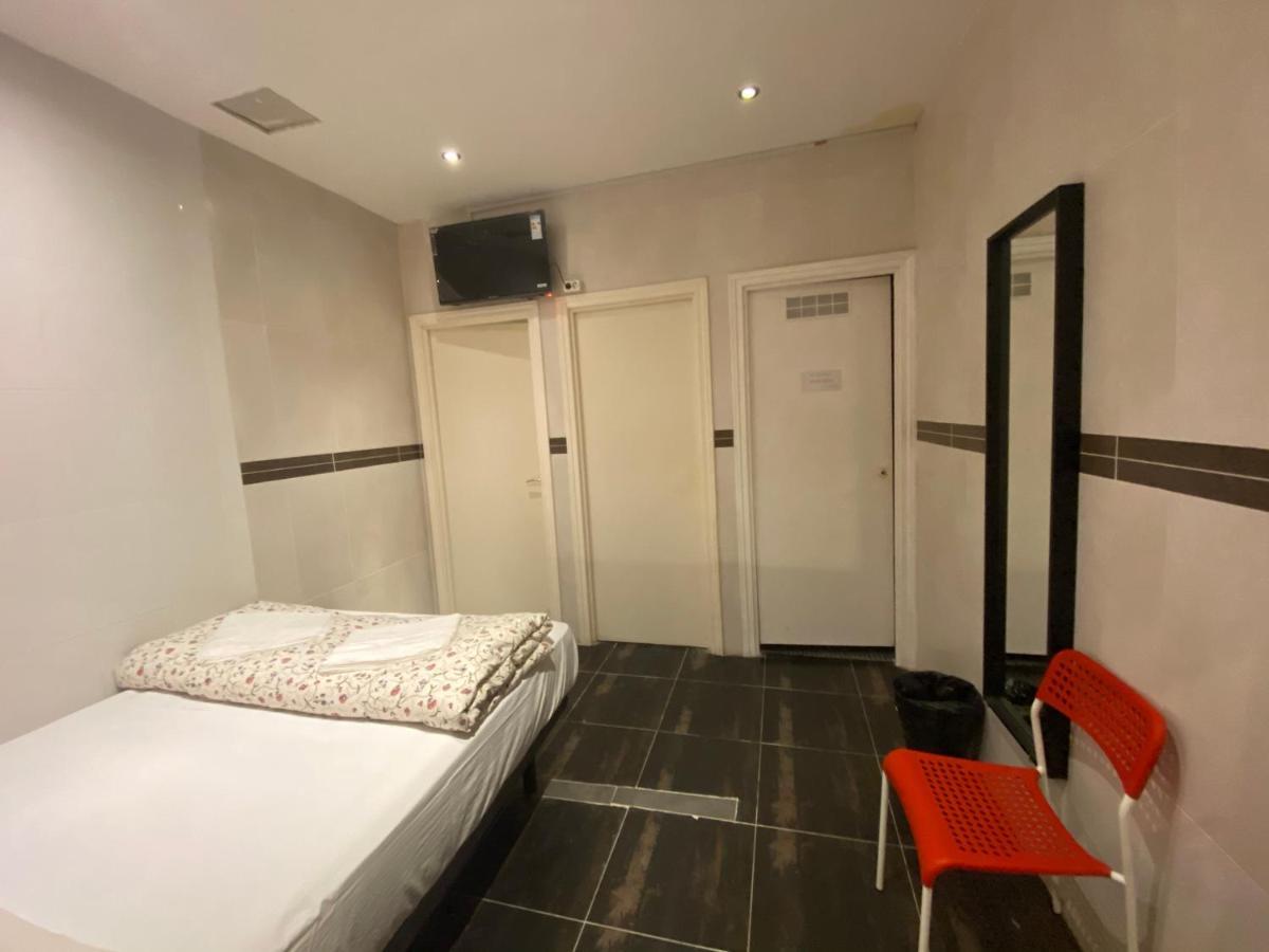 Hostal Granvia 628 Barcelona Exterior photo