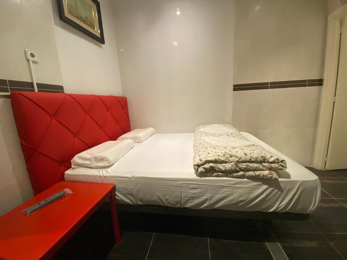 Hostal Granvia 628 Barcelona Exterior photo