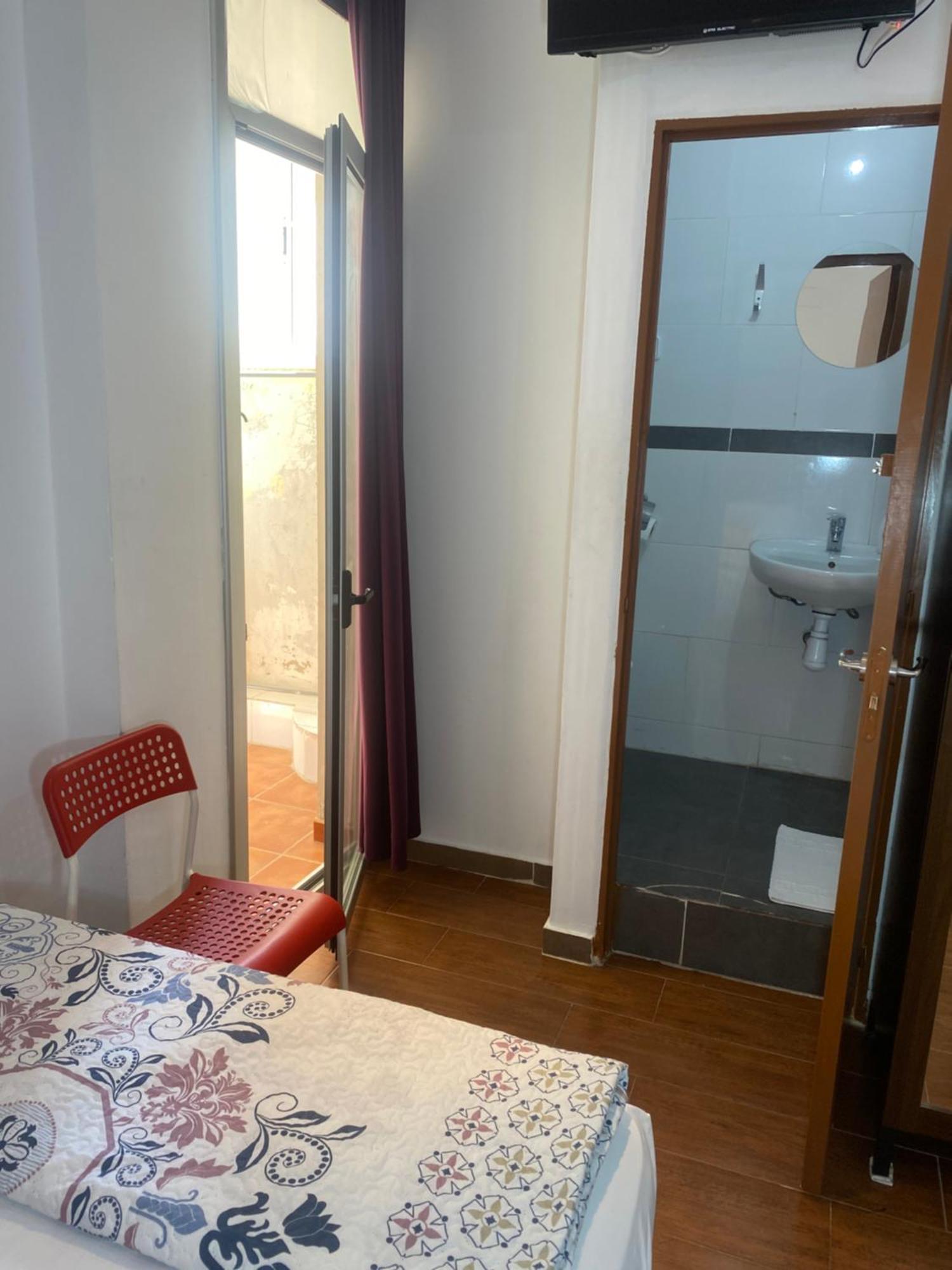 Hostal Granvia 628 Barcelona Exterior photo